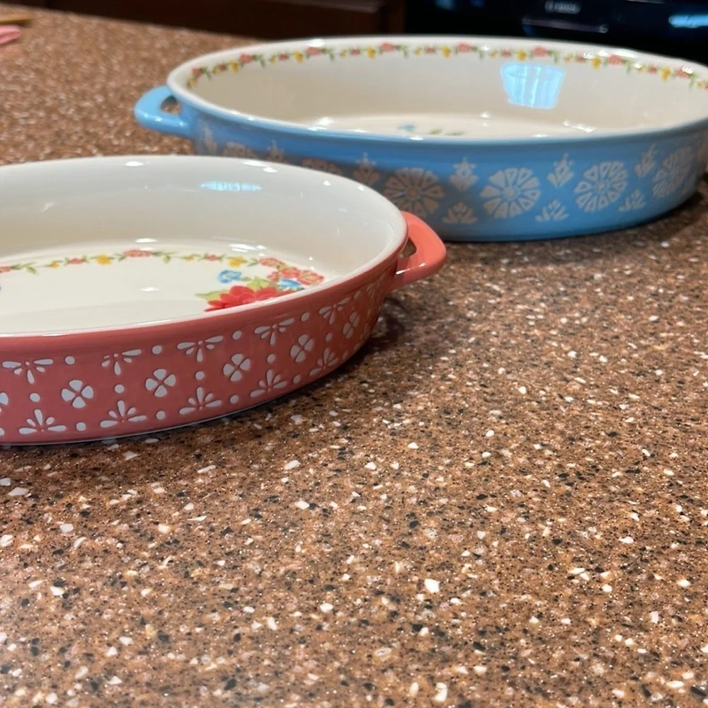 Pioneer woman baking set